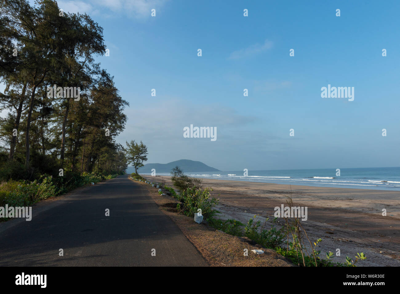 Strada di Velas beach,Raigad,Maharashtra, India Foto Stock