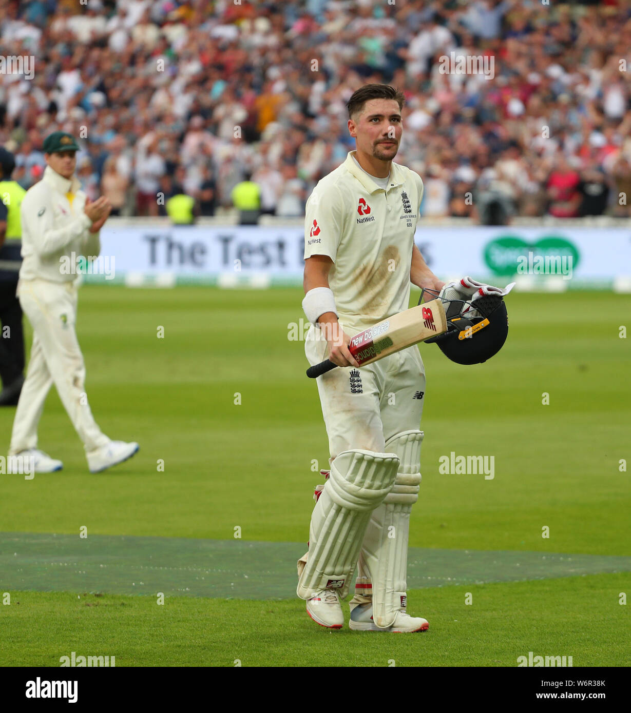 Birmingham, Regno Unito. 02Aug, 2019. Rory ustioni di Inghilterra passeggiate spento alla fine del gioco durante il giorno delle Ceneri Specsavers primo test match a Edgbaston Cricket Ground, Birmingham. Credito: ESPA/Alamy Live News Foto Stock