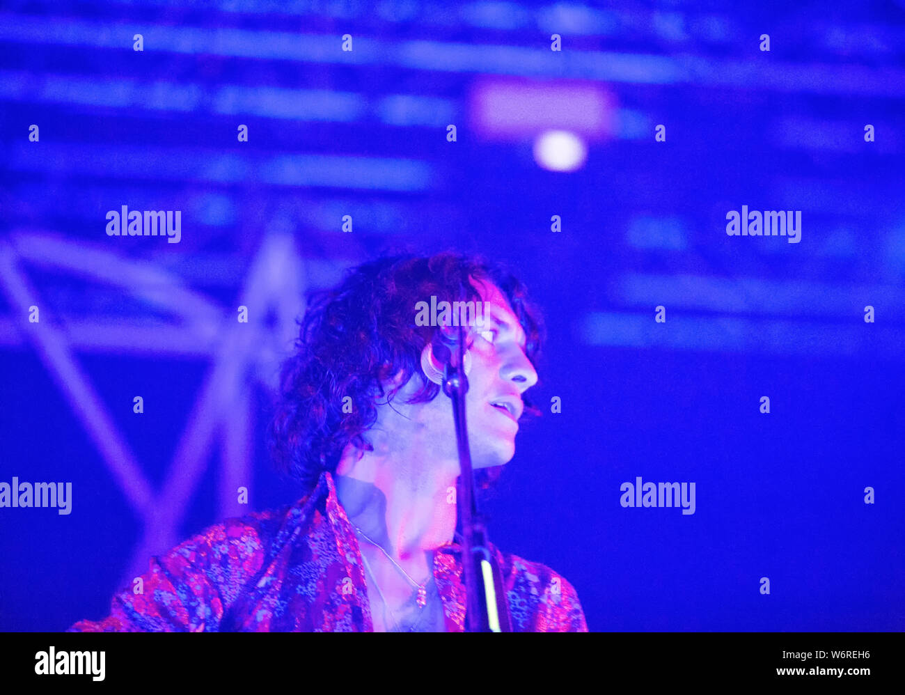 Luglio 17, 2019, COLLEGNO (Italia): cantante italiana Motta gioca live al Festival dei Fiori Foto Stock