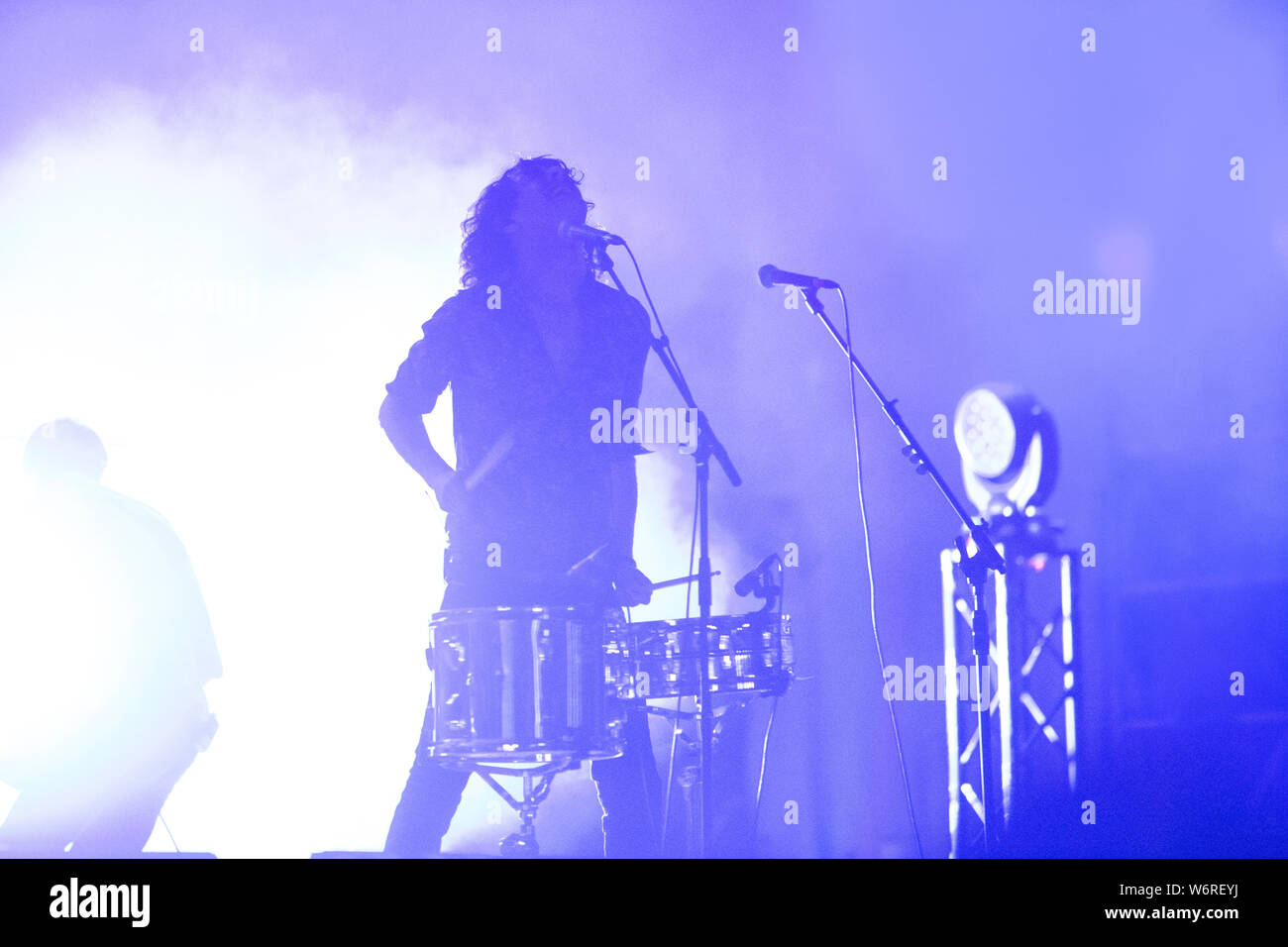 Luglio 17, 2019, COLLEGNO (Italia): cantante italiana Motta gioca live al Festival dei Fiori Foto Stock