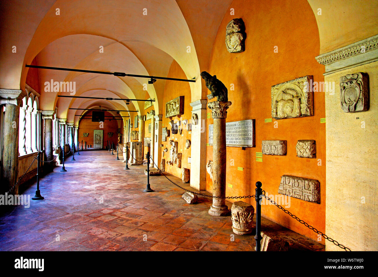 Chiostri area della Basilica di San Giovanni in Laterano a Roma Italia Foto Stock