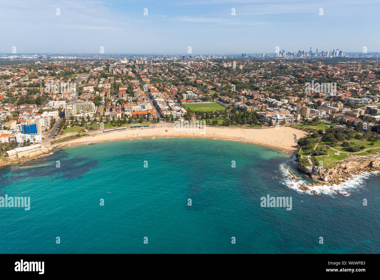 Vista aerea di Coogee Beach - Sydney NSW Australia. Uno di Sydney le migliori spiagge situate nella periferia est della città. Foto Stock