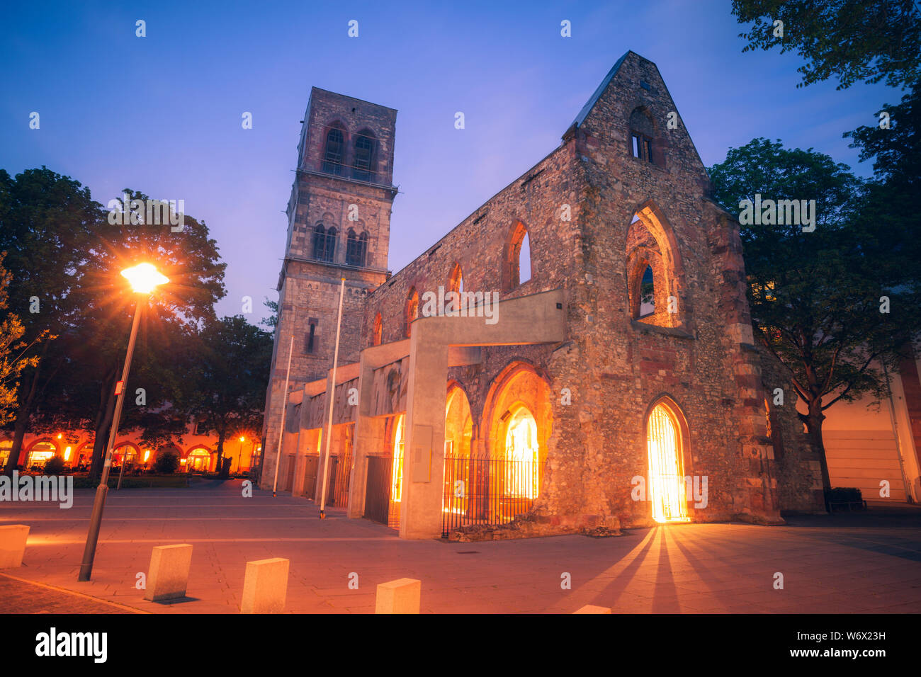 St. Christoph chiesa alla sera. Mainz, Renania-Palatinato, Germania. Foto Stock