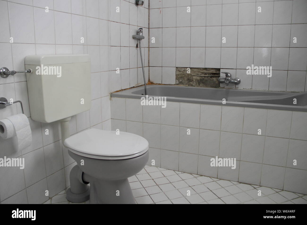 Rottura tubazioni bagno immagini e fotografie stock ad alta risoluzione ...