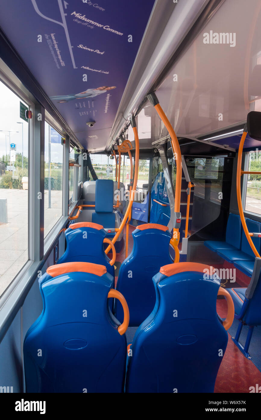 All'interno di mezzi di trasporto pubblici Autobus n. Foto Stock