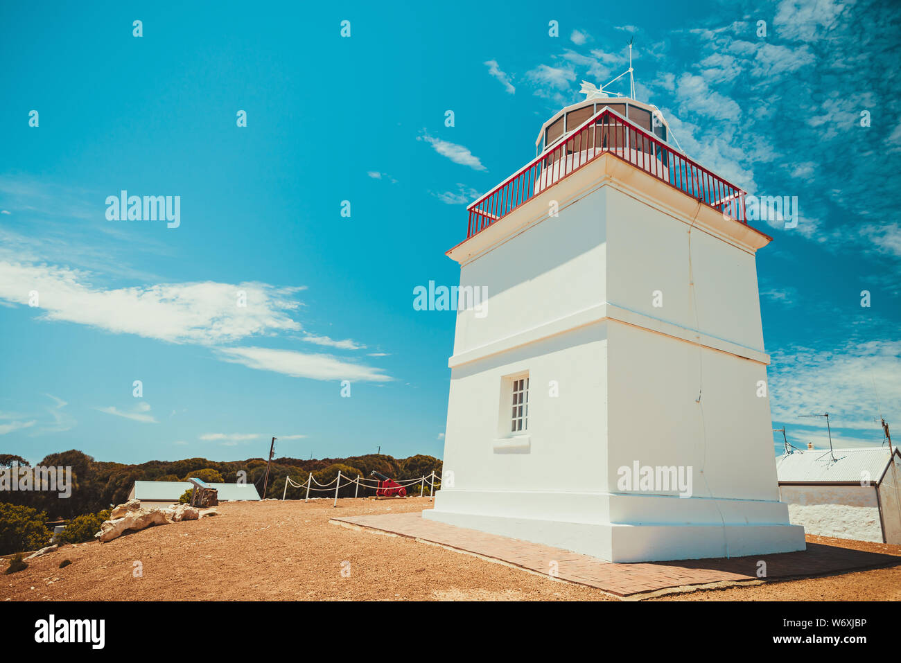 Iconico Cape Borda faro con cannone in una luminosa giornata estiva, Kangaroo Island, Sud Australia Foto Stock