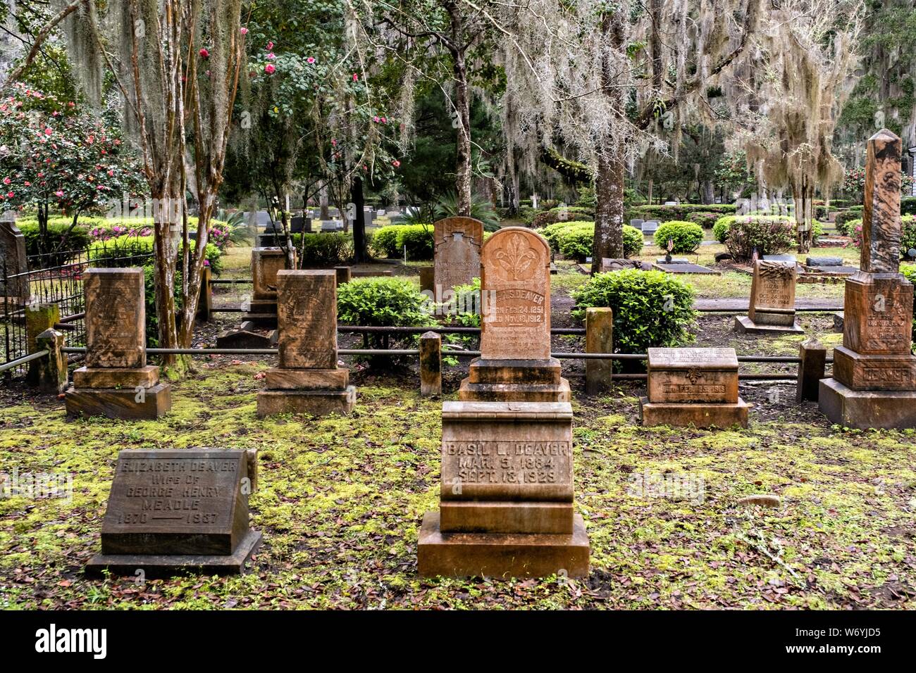 La Chiesa di Cristo nel cimitero di San Simons Island, Georgia. Il cimitero circonda la chiesa e risale al 1803. Foto Stock