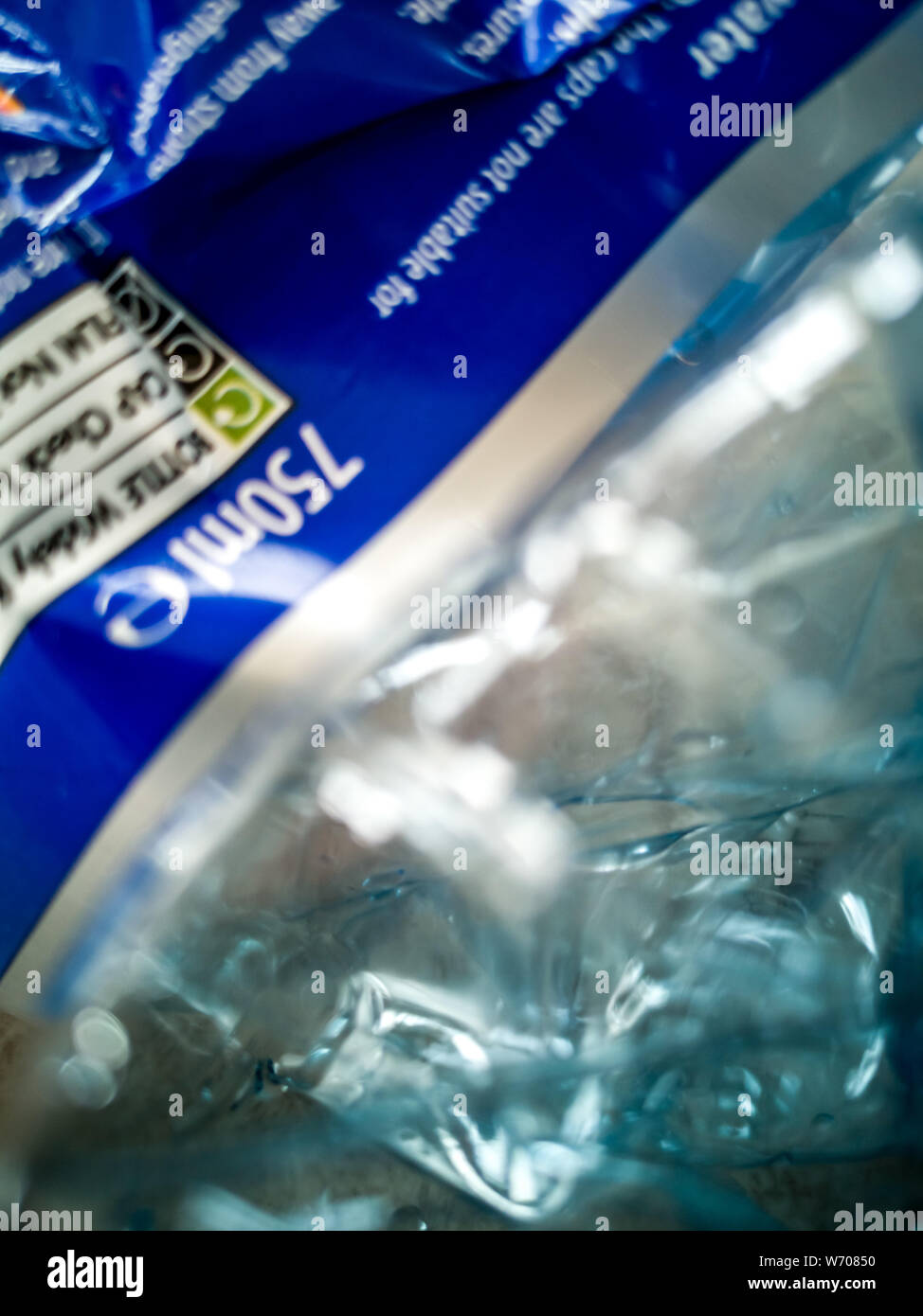 A PORTNOO, County Donegal / Irlanda - 03 agosto 2019 : Questo numero di lotto è parte del secondo richiamo mediante il FSAI per acqua in bottiglia a causa di sopra normale Foto Stock