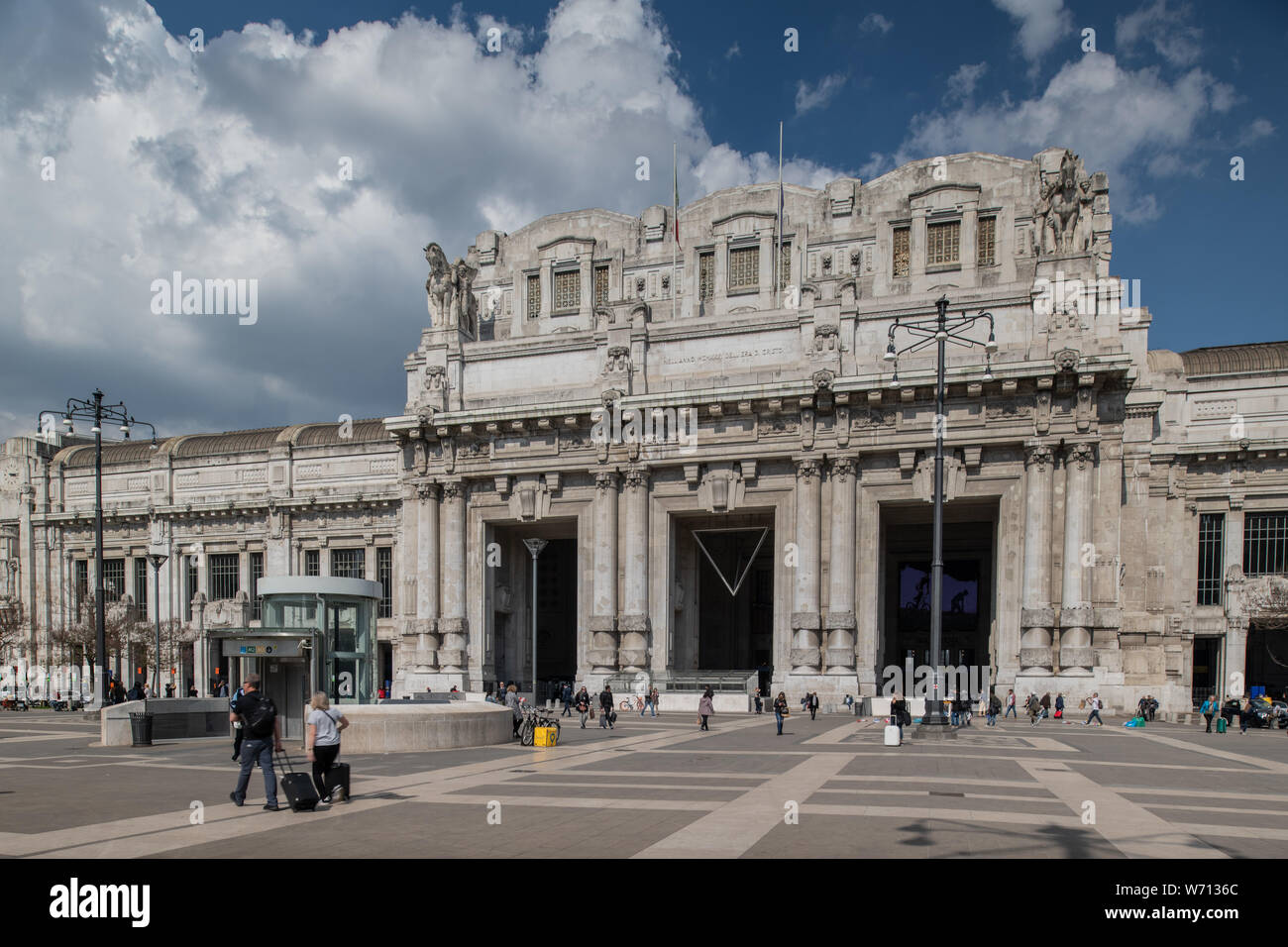 Milano, Italia - 30 Giugno 2019: Vista della Stazione Centrale - Stazione Centrale Foto Stock