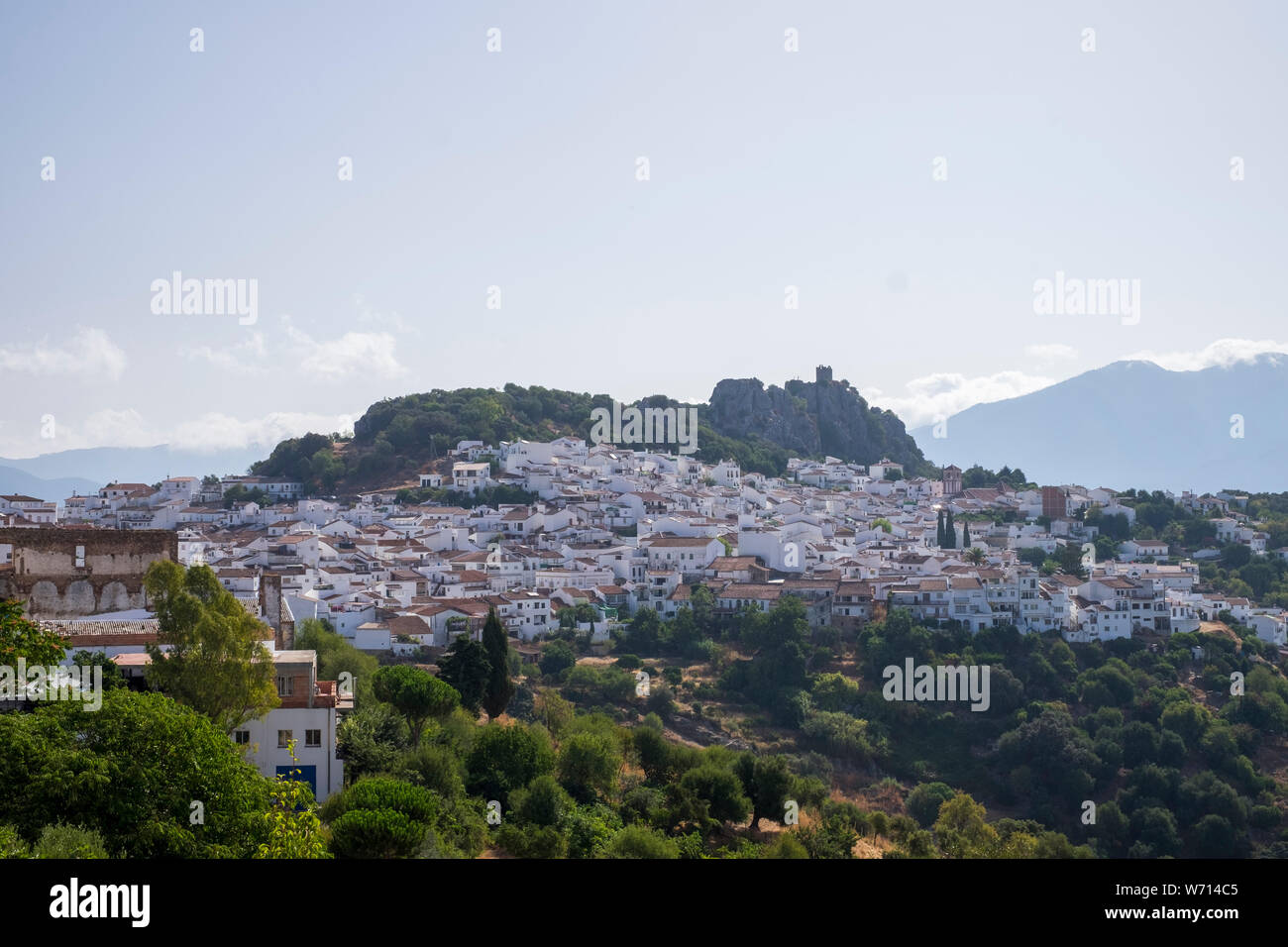 Gli antichi Pueblo Blanco, o villaggio bianco di Gaucin, Andalusia, Spagna Foto Stock