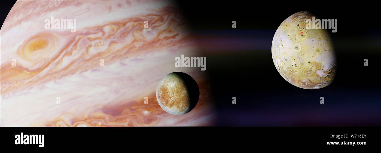 I satelliti di Giove Europa e io nella parte anteriore del pianeta Giove Foto Stock