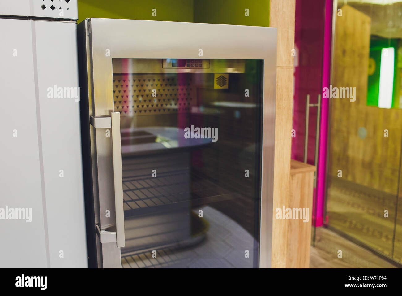 In refregerator cafe vuota senza pezzi di carne. Foto Stock