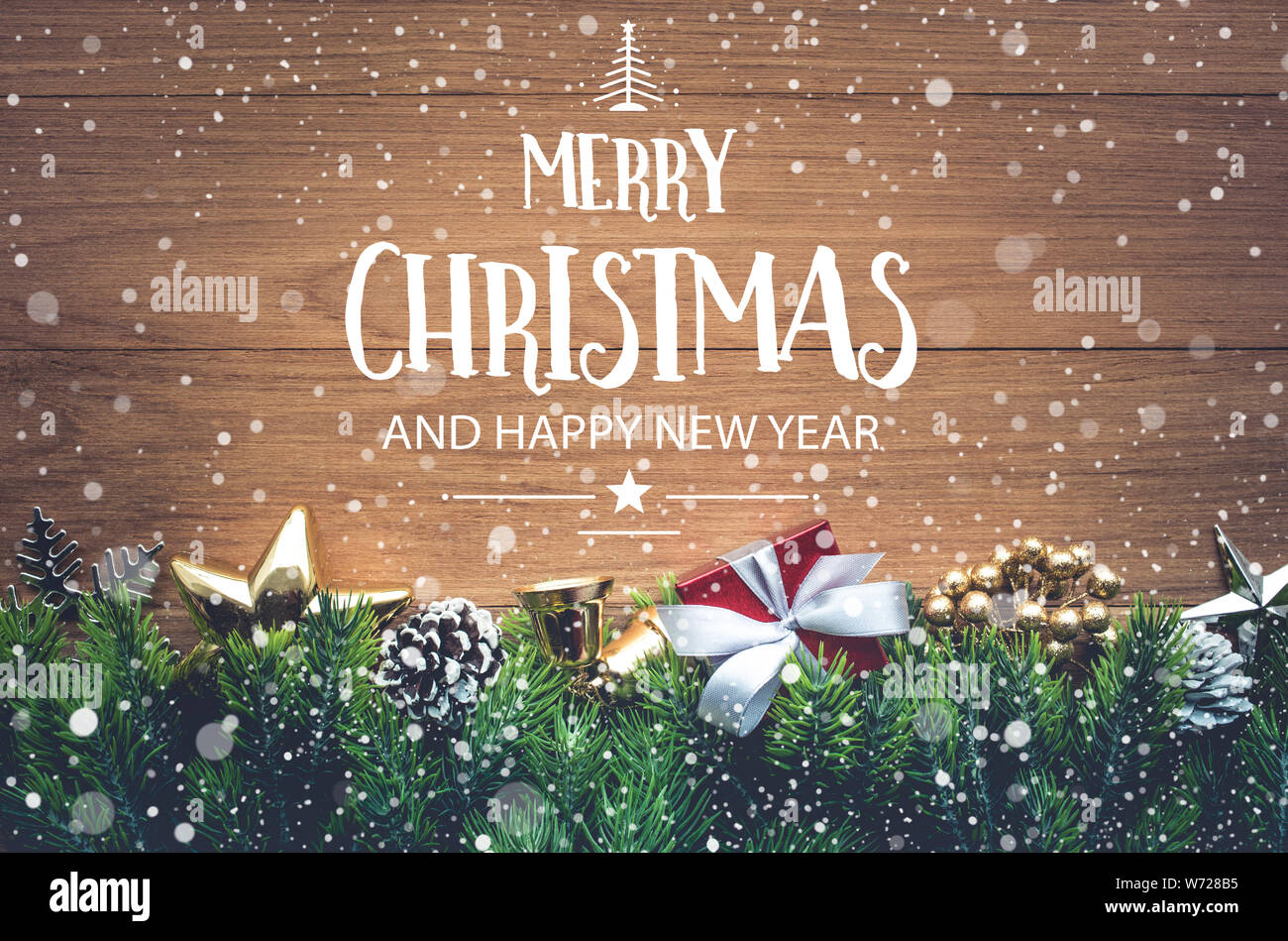Buon Natale e felice anno nuovo tipografia,testo con ornamento di natale decorazione Foto Stock