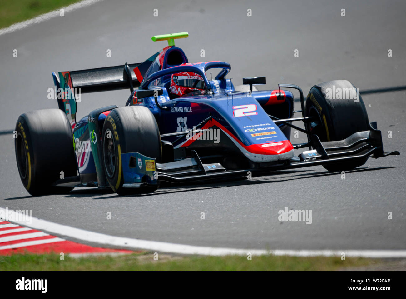 Carlin giapponese racing driver Nobuharu Matsushita compete durante la seconda gara del campionato FIA di Formula 2 Championship sul circuito di Hungaroring a Budapest. Foto Stock