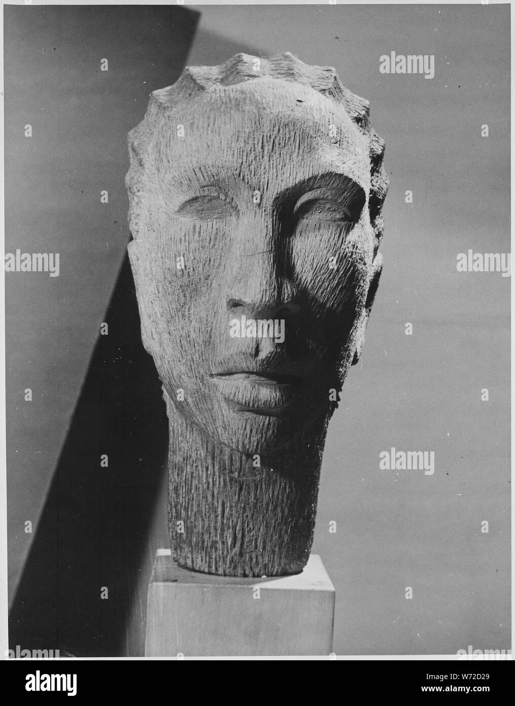 Testa della ragazza Yoruba; Note Generali: Indiano scultura in legno Foto Stock