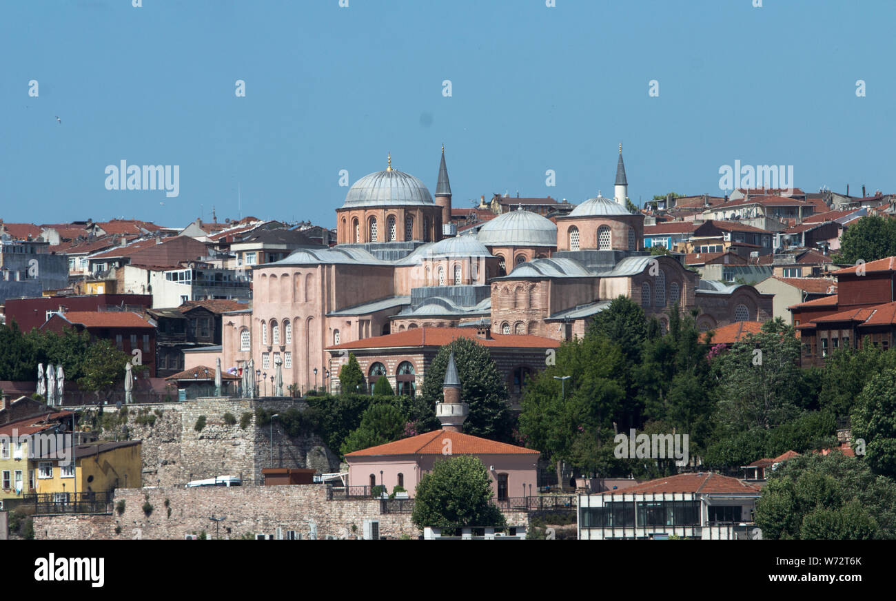 Moschea di Molla Zeyrek di Istanbul, convertita dal Monastero di Pantokrator dell'Impero Romano Orientale durante l'era dell'Impero Ottomano dopo la conquista Foto Stock