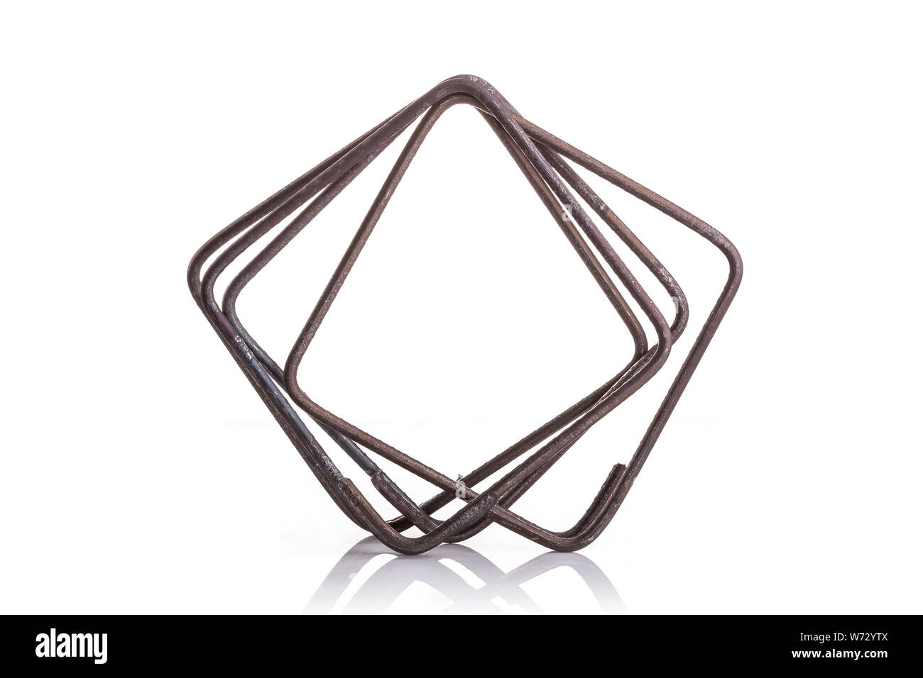 Staffa in acciaio per la costruzione Trave isolati su sfondo bianco Foto Stock