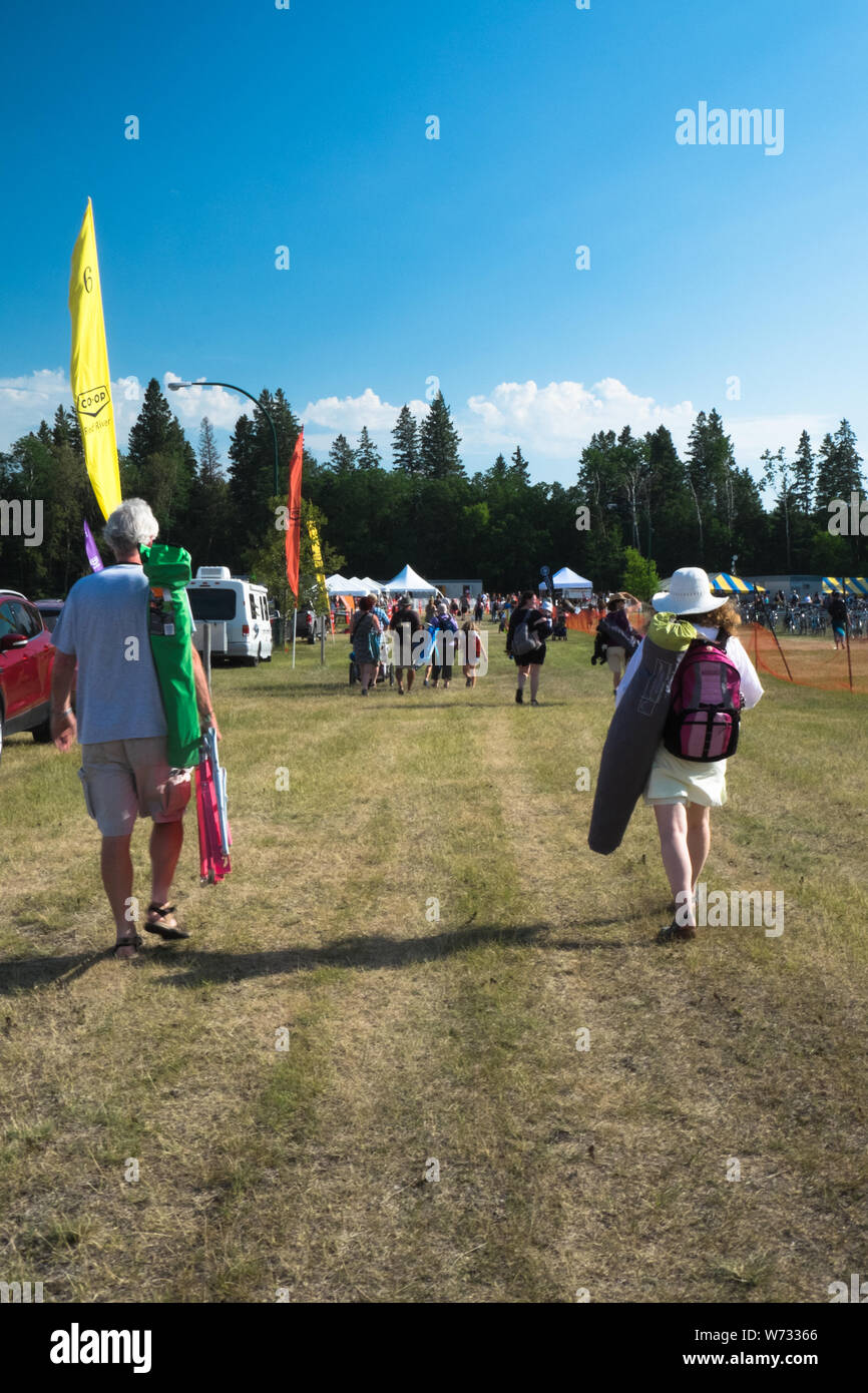 A piedi il primo giorno. Winnipeg Folk Festival 2019 Foto Stock