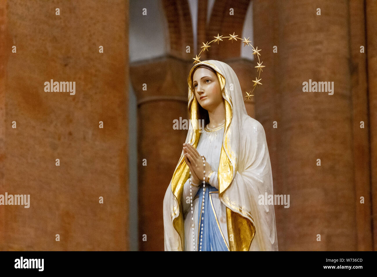 Statua della madonna di lourdes immagini e fotografie stock ad alta