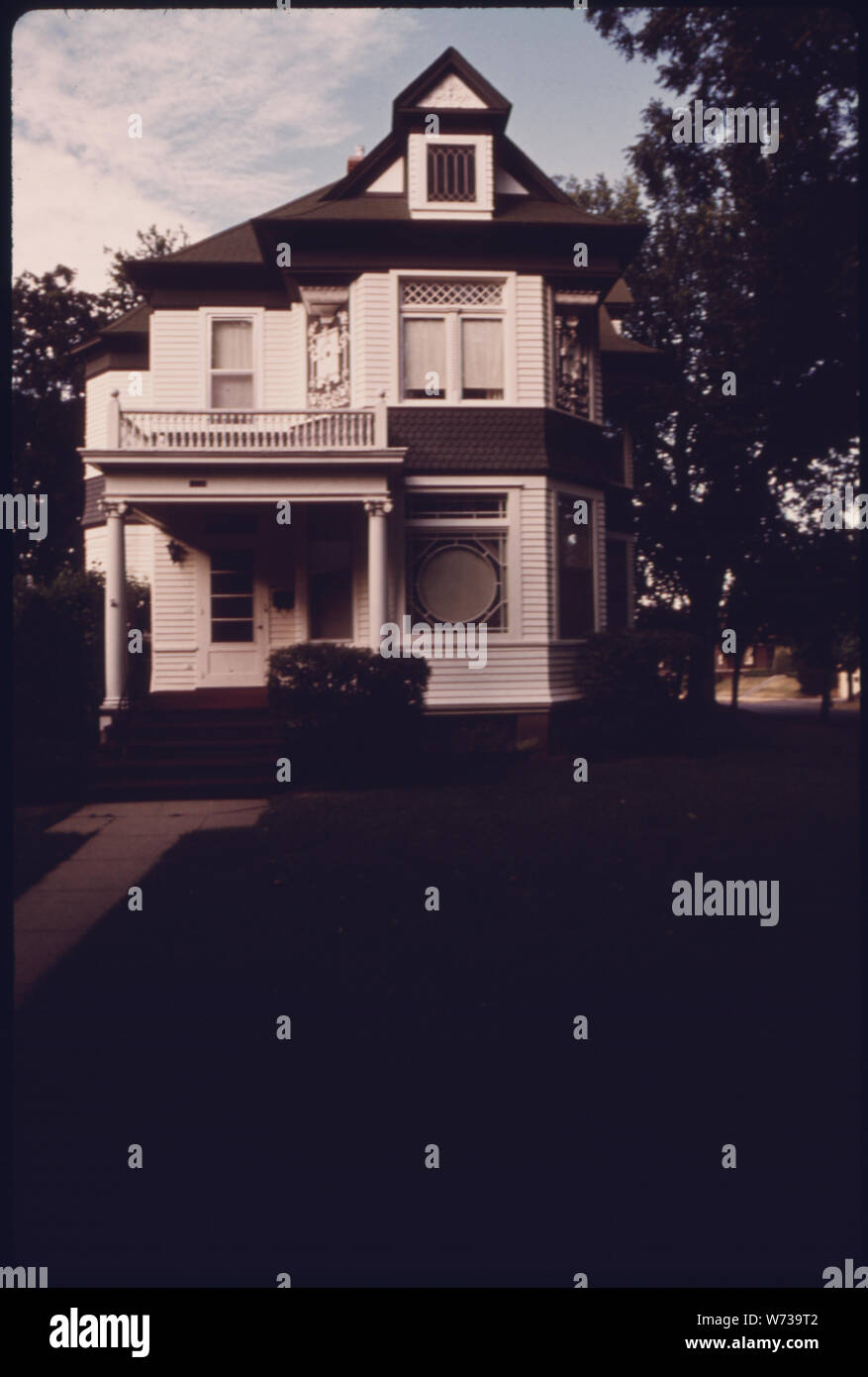 La città di New ULM, Minnesota, è stata fondata nel 1854 da un gruppo di immigrati tedeschi. Singola famiglia di un alloggio ci corre la gamma di stili popolari nel secolo scorso per stili moderni e contemporanei di oggi. NEW ULM è prevalentemente agricola anche se la crescita in la sede della contea di centro di scambi commerciali a partire dal 1950 è stata dovuta all'arrivo di aziende di produzione. Poiché negli anni Sessanta uno sforzo della comunità ha contribuito a rivitalizzare il quartiere degli affari Foto Stock