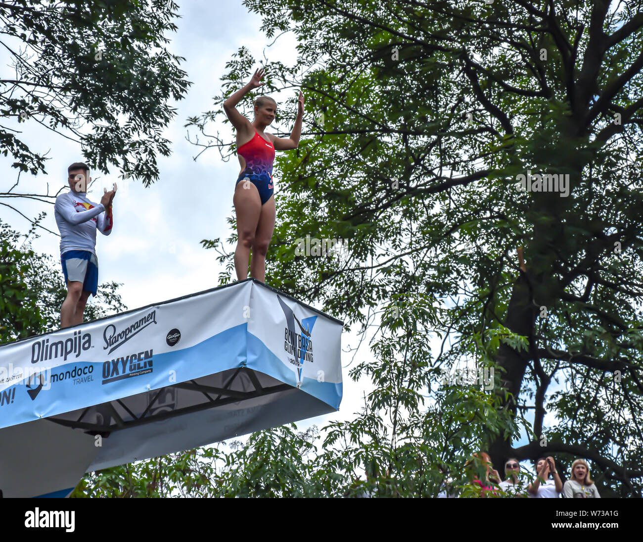 Bentbasa Cliff Diving 2019 - Il secondo salto di Rhiannan Iffland Foto Stock