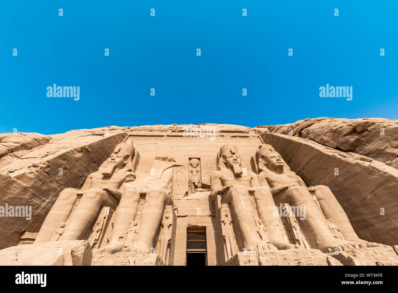 Abu Simbel tempio, un magnifico punto di riferimento costruita dal faraone Ramesse il Grande, Egitto Foto Stock