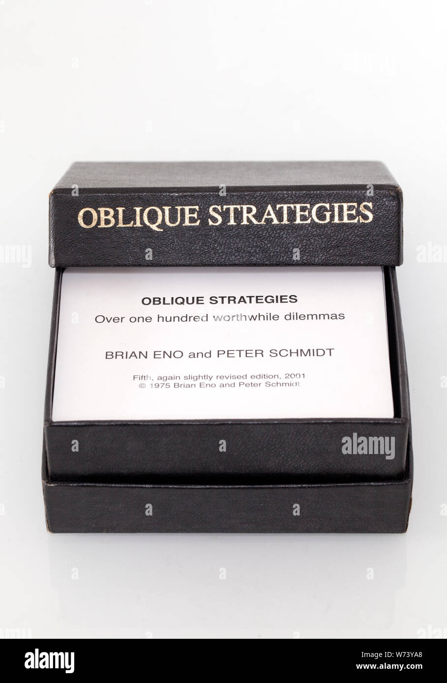 Strategie oblique giocando a carte da Brian Eno e Peter Schmidt - oltre un centinaio di dilemmi vale la pena Foto Stock
