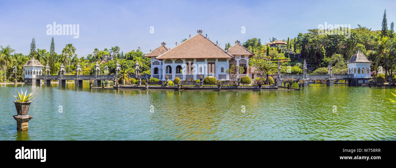 Palazzo acqua Taman Ujung nell isola di Bali Indonesia - viaggi e fondo di architettura Foto Stock