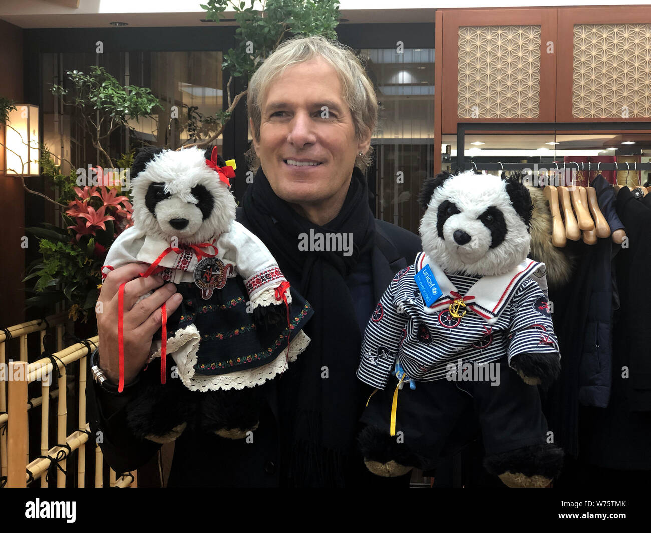 Cantante e cantautore Michael Bolton riceve un'intervista dopo la conferenza stampa per la mostra di giapponese leader religiosi e busine Foto Stock