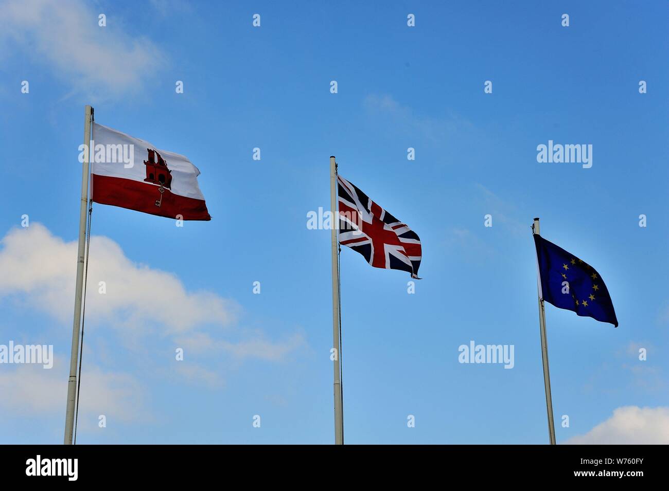 British, Gibilterra e Unione europea bandiere su Gibilterra Gennaio 2019 | Utilizzo di tutto il mondo Foto Stock