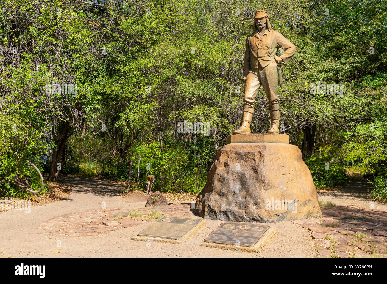 Statua di David Livingstone a Victoria Falls Foto Stock Statua di David Livingstone a Victoria Falls Foto Stock