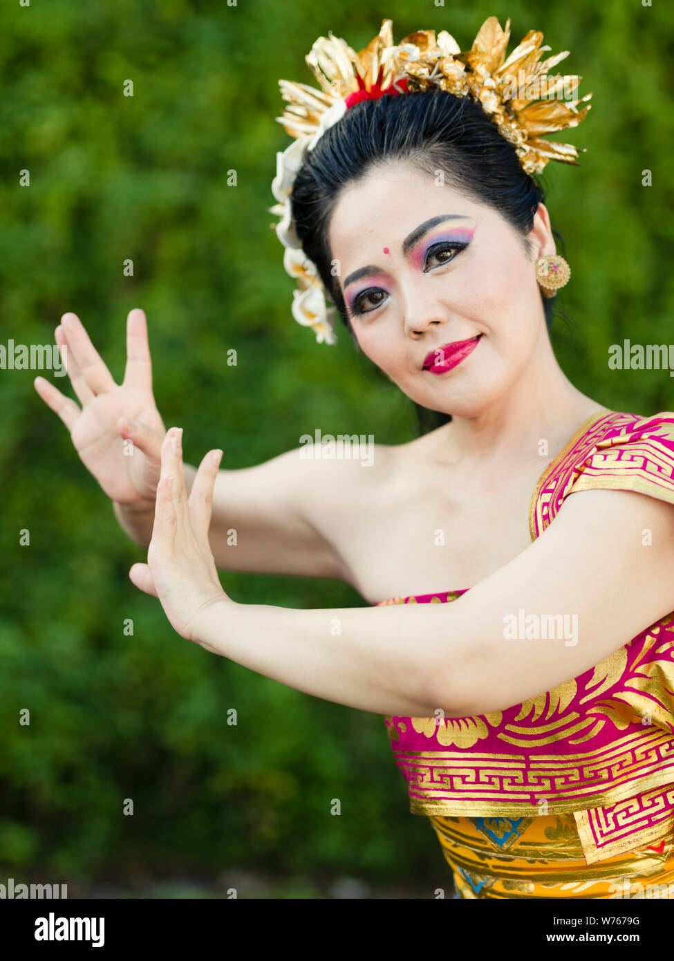 Ritratto di danza Balinese Gamelan e membro della classe. Con danze e musiche tradizionali di Bali, Indonesia, sud-est asiatico compresi Legong Benvenuto barong dance Foto Stock