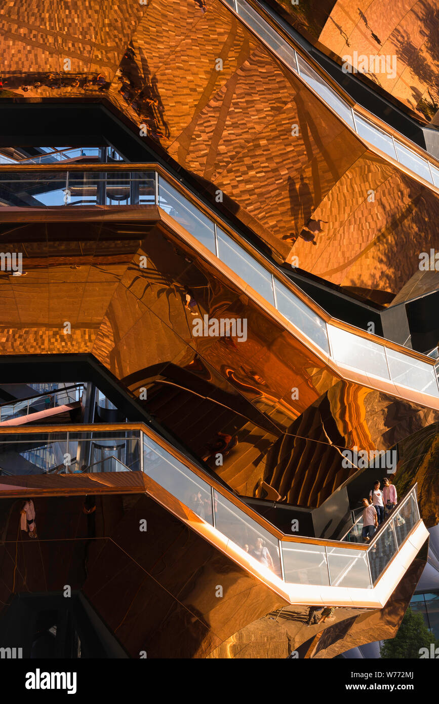 New York City architettura, dettaglio della nave edificio (2019) progettato da Thomas Heatherwick e ubicato in cantieri di Hudson, Manhattan, New York City. Foto Stock