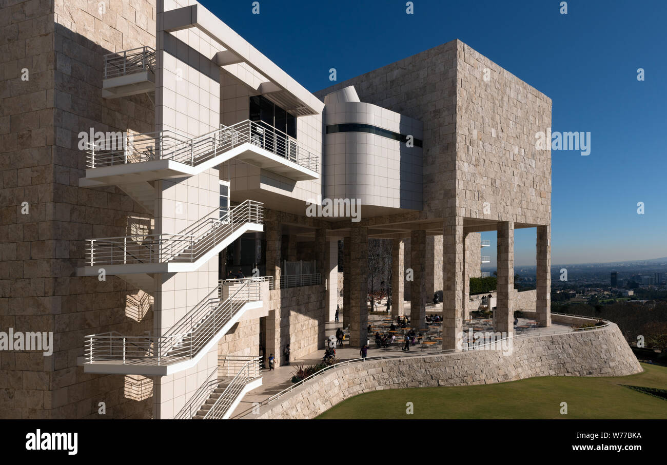 Una porzione del Getty Center di Los Angeles, California, uno dei due musei di arte che sono parte del Getty Museum descrizione fisica: 1 Foto : Digital, file TIFF a colori. Note: titolo, data e parole chiave fornite dal fotografo.; il Getty Center, nel quartiere di Brentwood, dispone di una raccolta di arte occidentale dal Medio Evo al presente.; Foto Stock