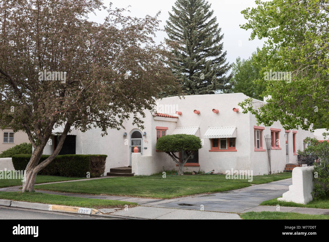 Una piccola casa di adobe in Alamosa, Colorado descrizione fisica: 1 Foto : Digital, file TIFF a colori. Note: Acquisto; Carol M. Highsmith fotografia, Inc.; 2015; (DLC/PP-2015:068).; fa parte di: cancelli frontiere fondo raccolta Colorado entro il carol M. Highsmith Archivio.; Foto Stock