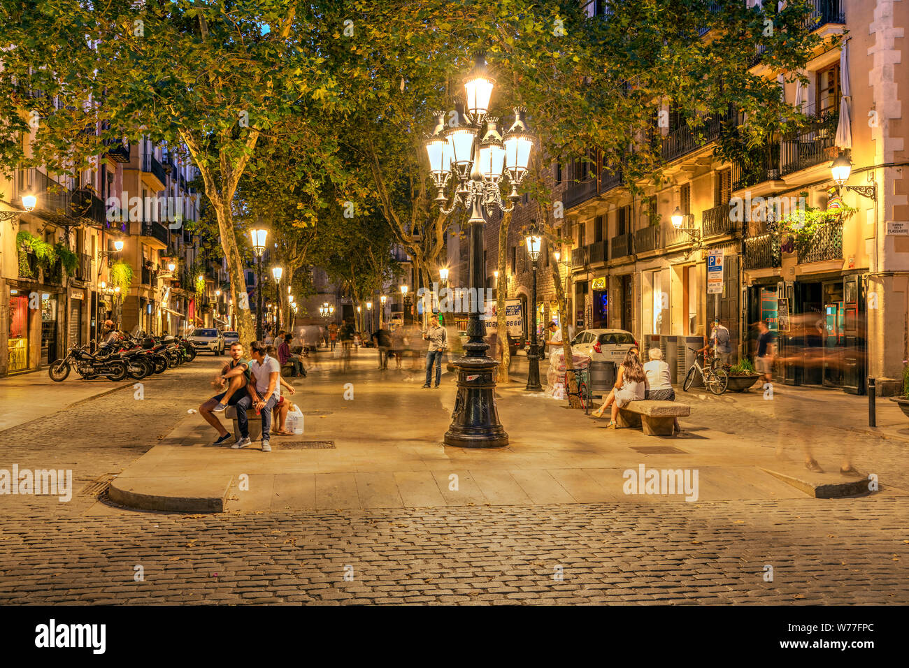 Vista notturna del quartiere Born, Barcellona, in Catalogna, Spagna Foto Stock