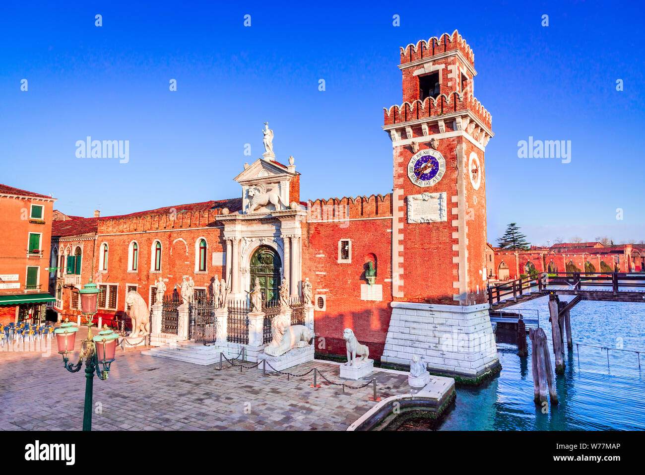 Vista su Arsenale veneziano, regione di Castello a Venezia, Italia. Foto Stock