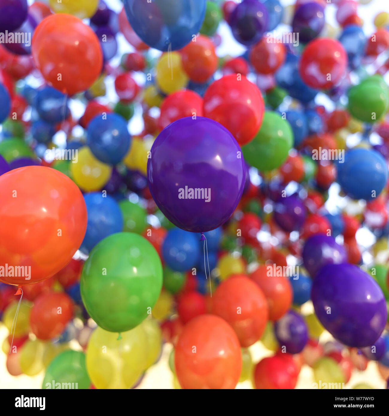 Palloncini multicolore in cielo blu Foto Stock