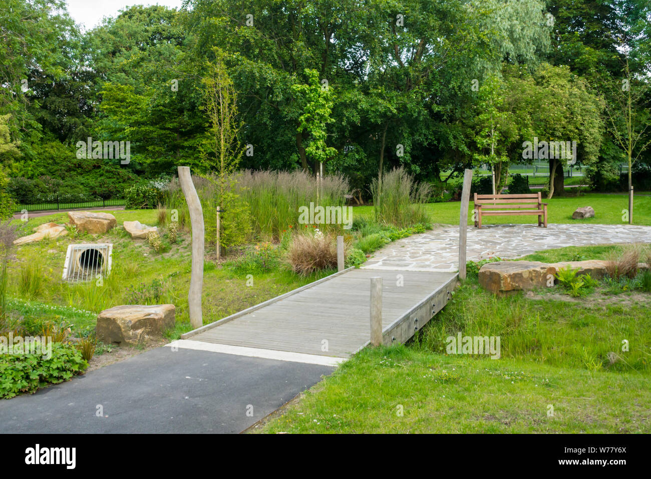 Un pubblico giardino paesaggistico situato a Roker Park, Sunderland Foto Stock