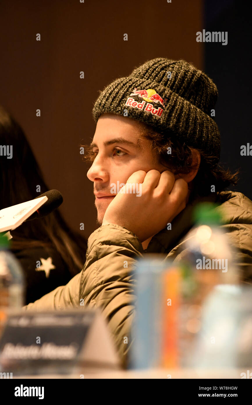 Snowboarder canadese Mark McMorris assiste la conferenza stampa per la prossima Infiniti 2017 aria+Style Pechino Snowboard FIS Big Air World Cup in Beij Foto Stock