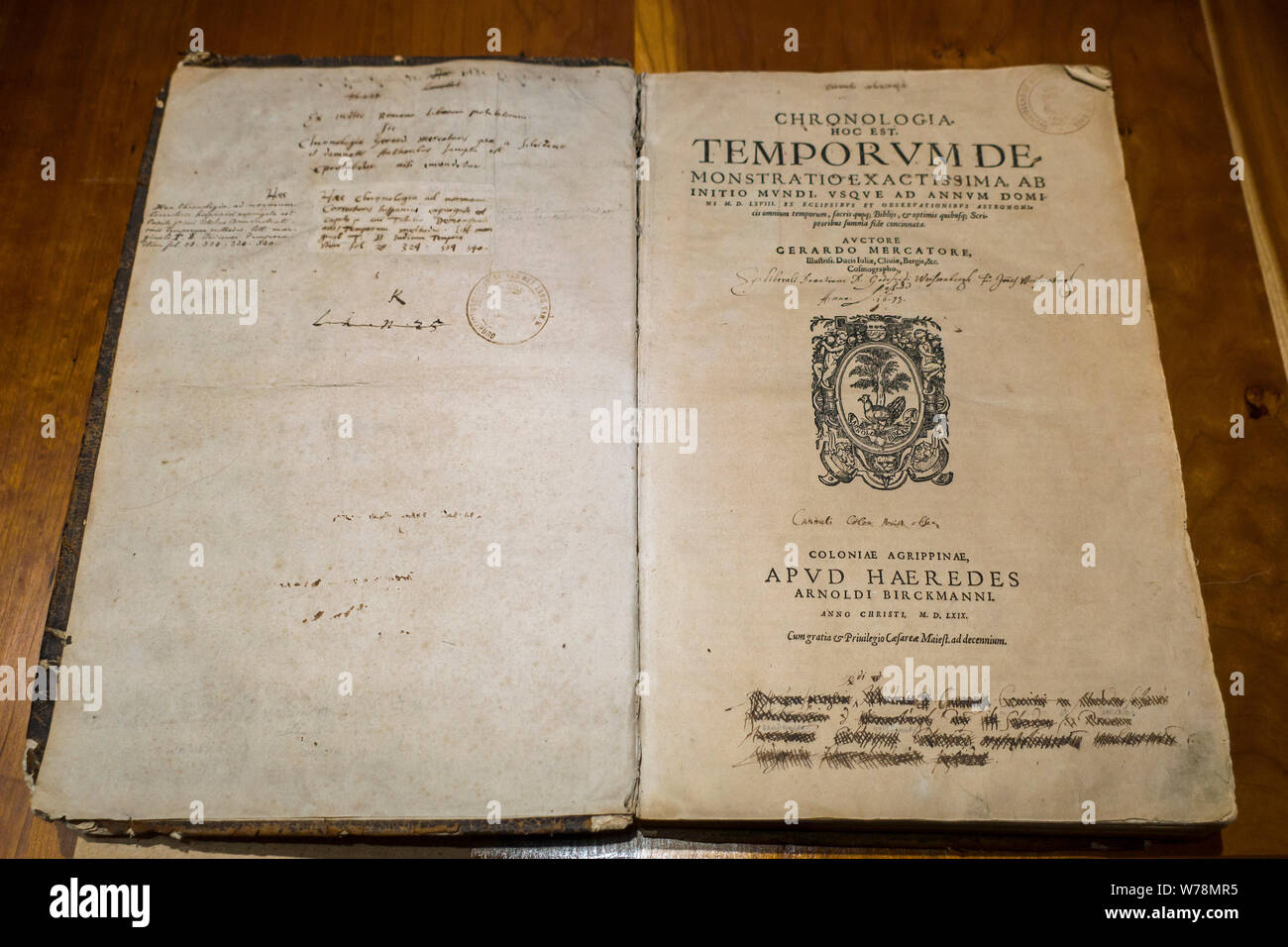 1569 prenota Chronologia. Hoc est temporum demonstratio exactissima, ab initio mundi, vsque ad annum Domini MDLXVIII dal geografo Gerardus Mercator Foto Stock