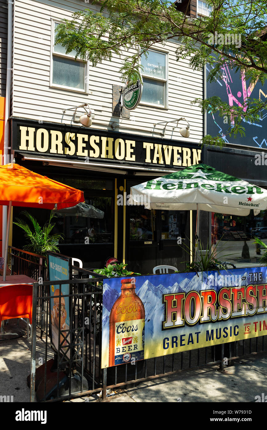 Taverna a ferro di cavallo, Queen Street West Toronto Ontario Canada Foto Stock