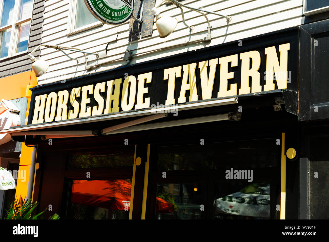 Taverna a ferro di cavallo, Queen Street West Toronto Ontario Canada Foto Stock