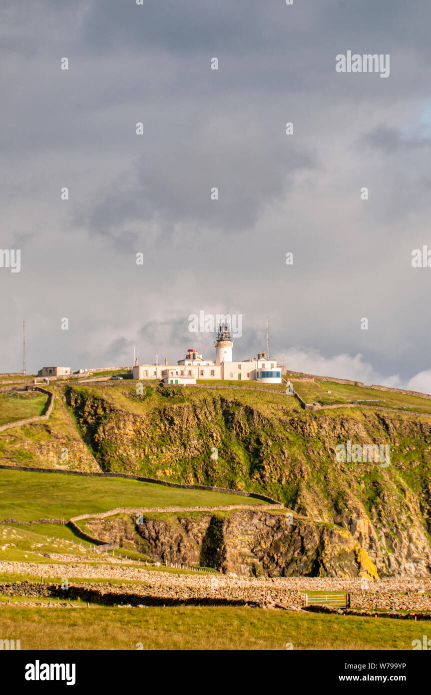 Luce della Sera su Sumburgh Head Lighthouse, Shetland. Foto Stock