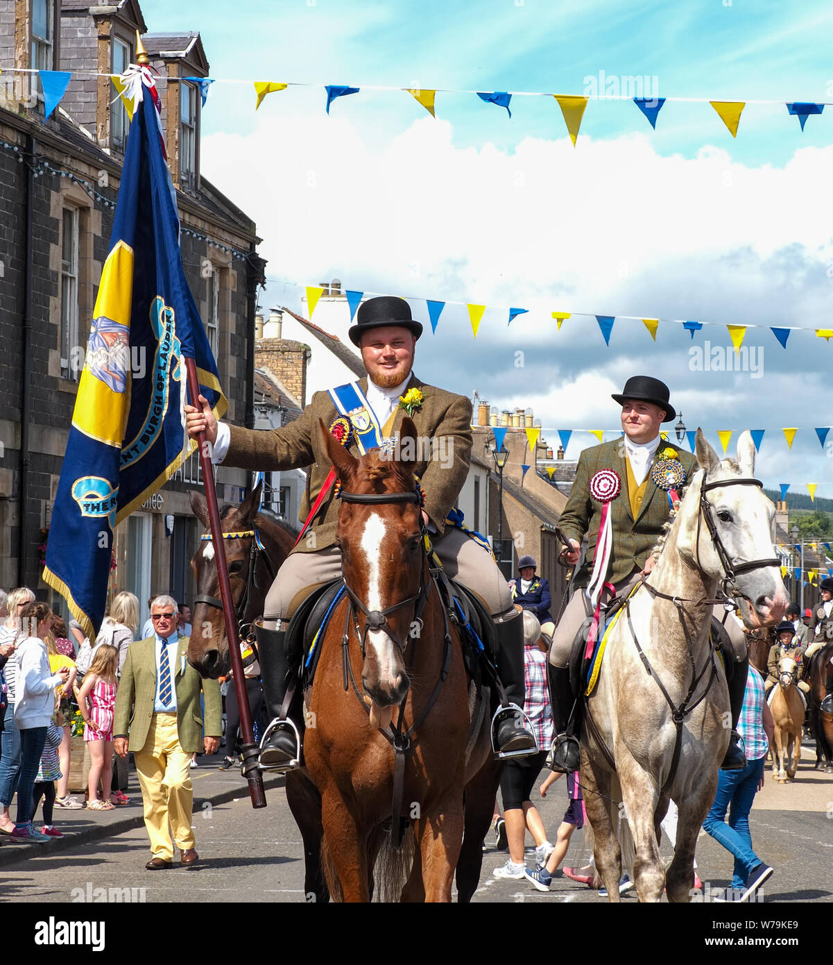 Cornet Christopher Purves conduce la Lauder Equitazione comune 2019. Lauder, Scottish Borders, Berwickshire, Regno Unito - 3 Agosto 2019 Foto Stock