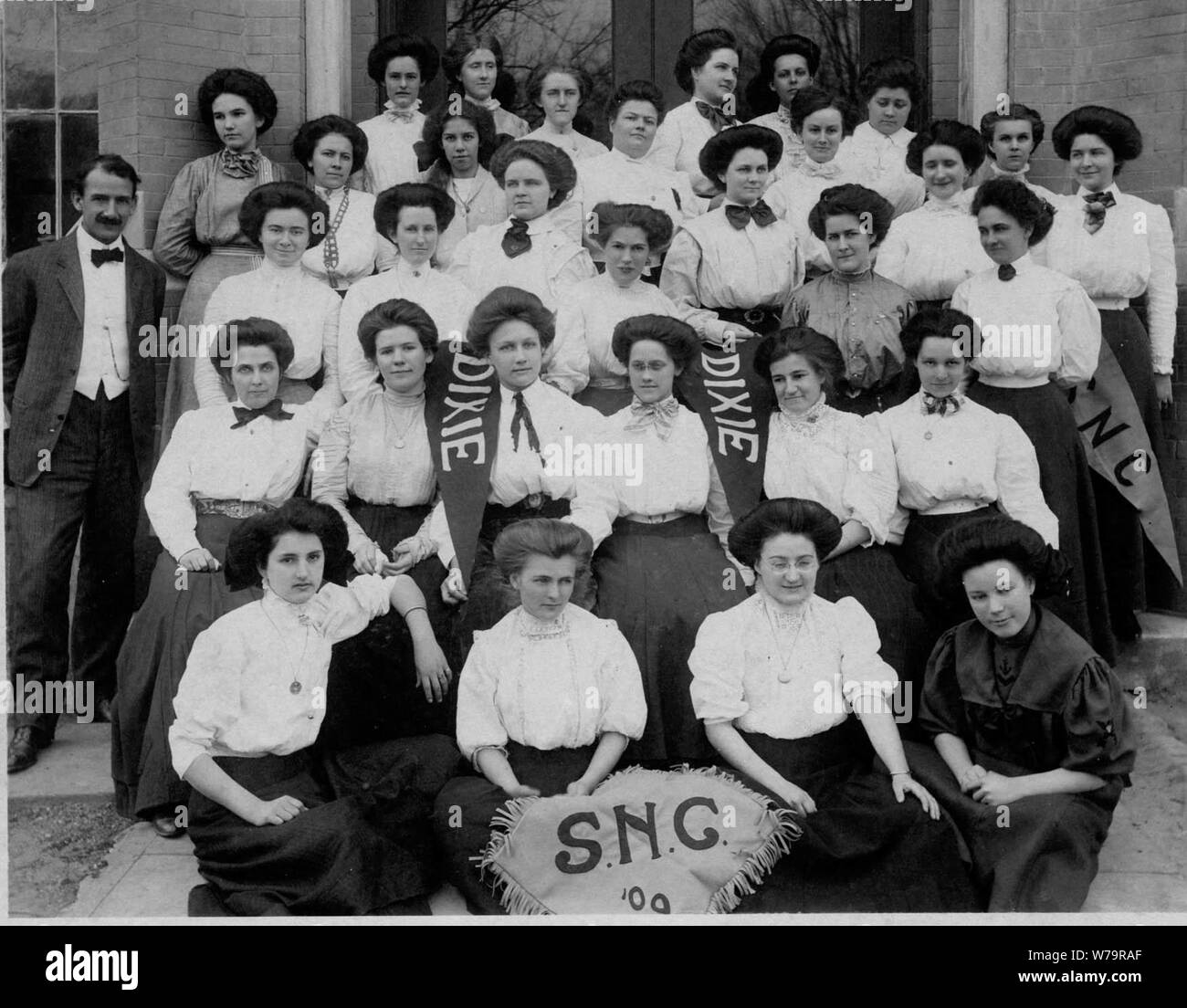 I Membri Del Club Di Dixie Firenze Stato Normale College 1909 Foto Stock Alamy