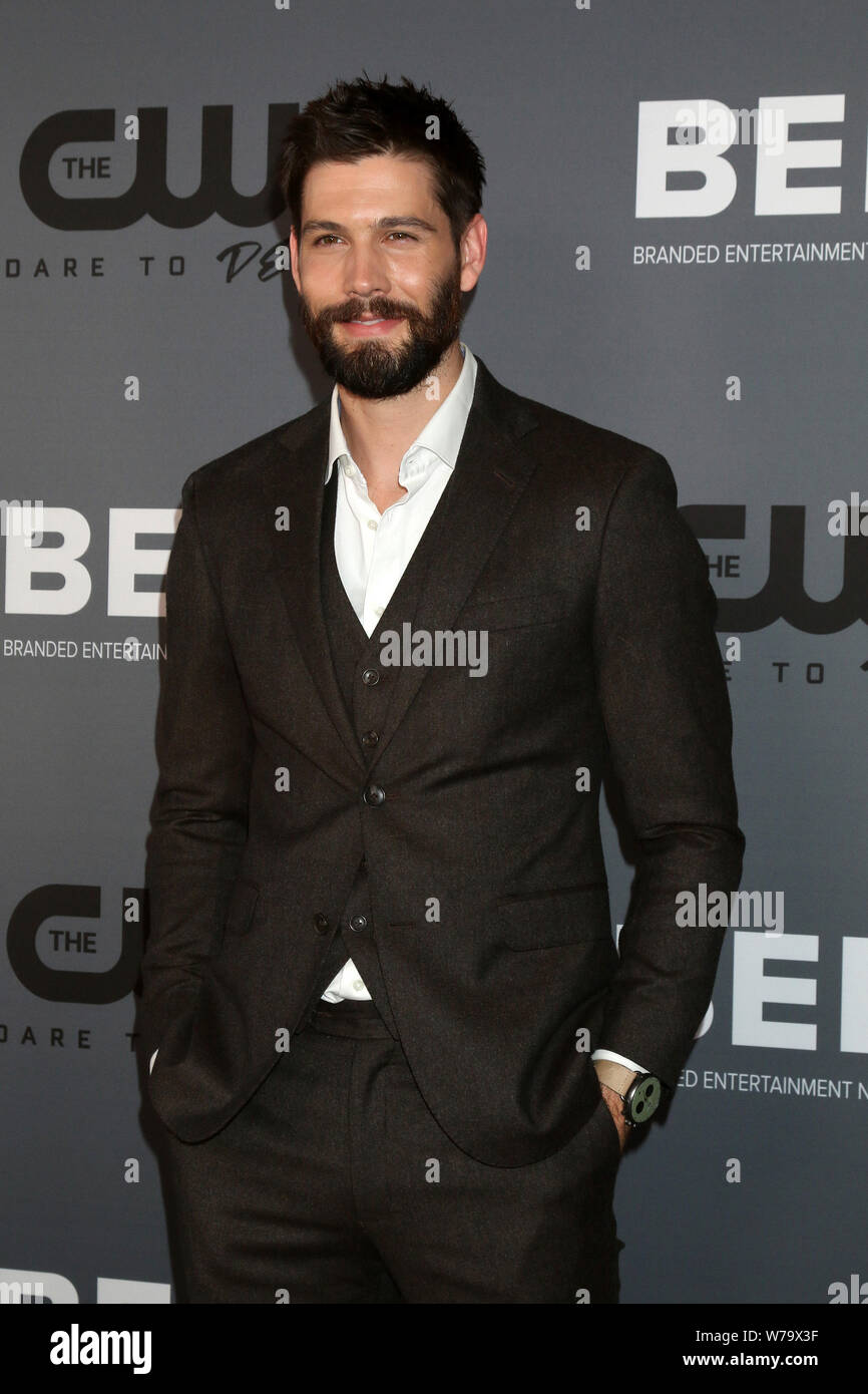 Agosto 4, 2019, Beverly Hills, CA, Stati Uniti d'America: LOS ANGELES - 4 agosto: Casey Deidrick presso il CW TCA Estate All-Star Party presso il Beverly Hilton Hotel il 4 agosto 2019 a Beverly Hills, CA (credito Immagine: © Kay Blake/ZUMA filo) Foto Stock