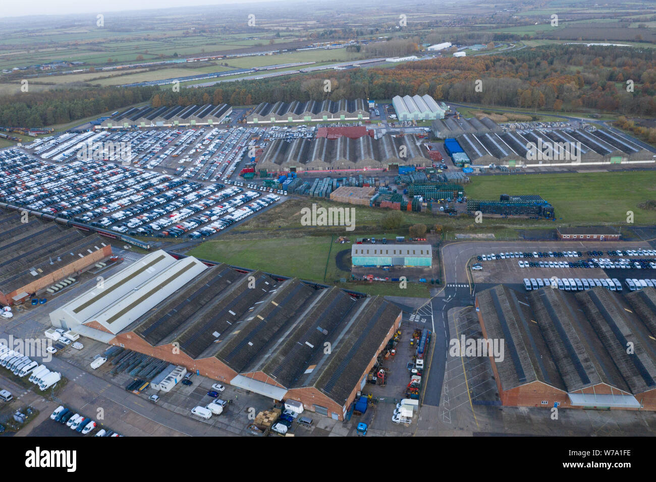 Long Marston, Warwickshire, Regno Unito. 12 novembre 2018. Antenna fuco immagini di Long Marston Industrial Estate. Foto Stock