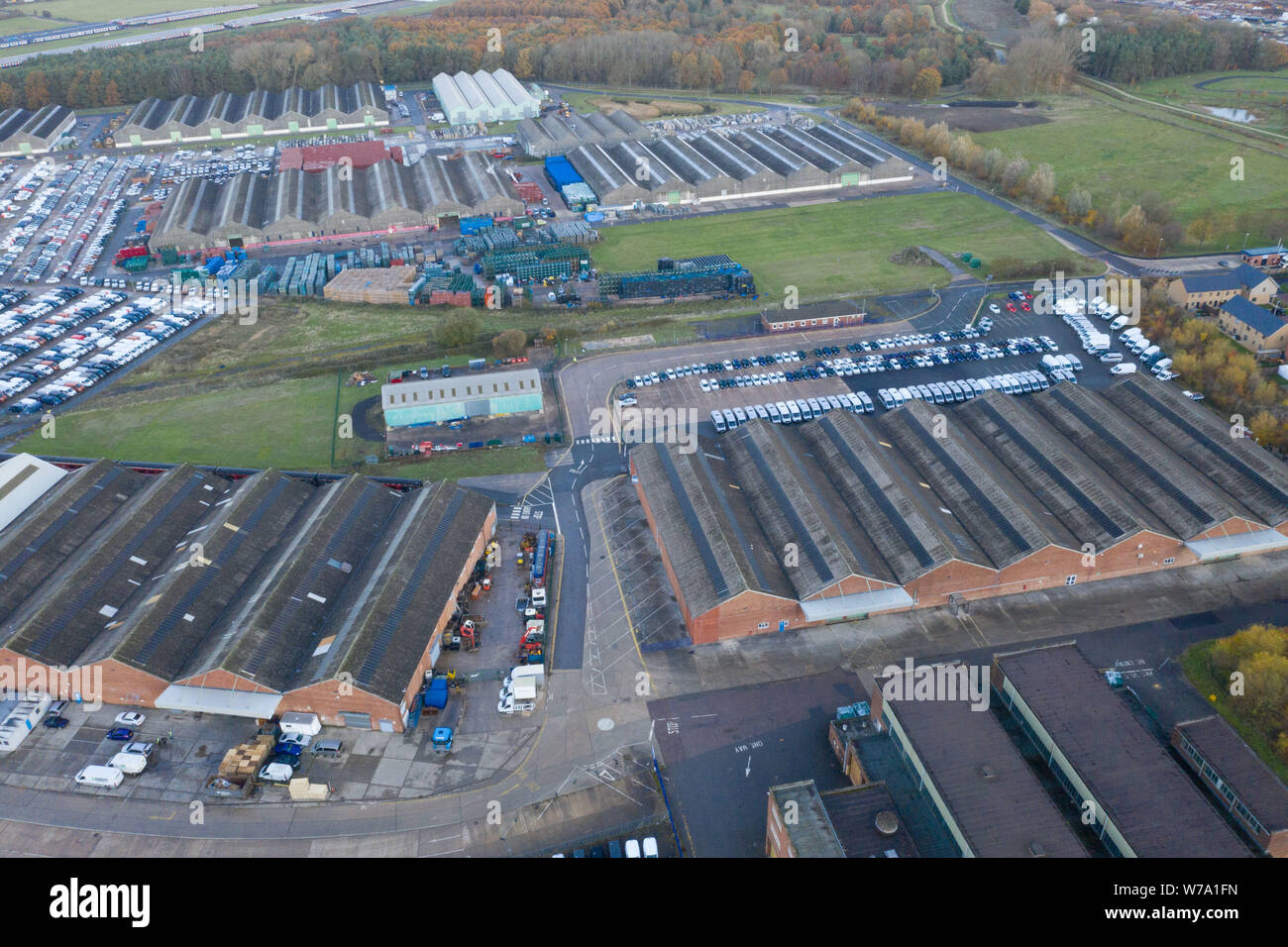 Long Marston, Warwickshire, Regno Unito. 12 novembre 2018. Antenna fuco immagini di Long Marston Industrial Estate. Foto Stock