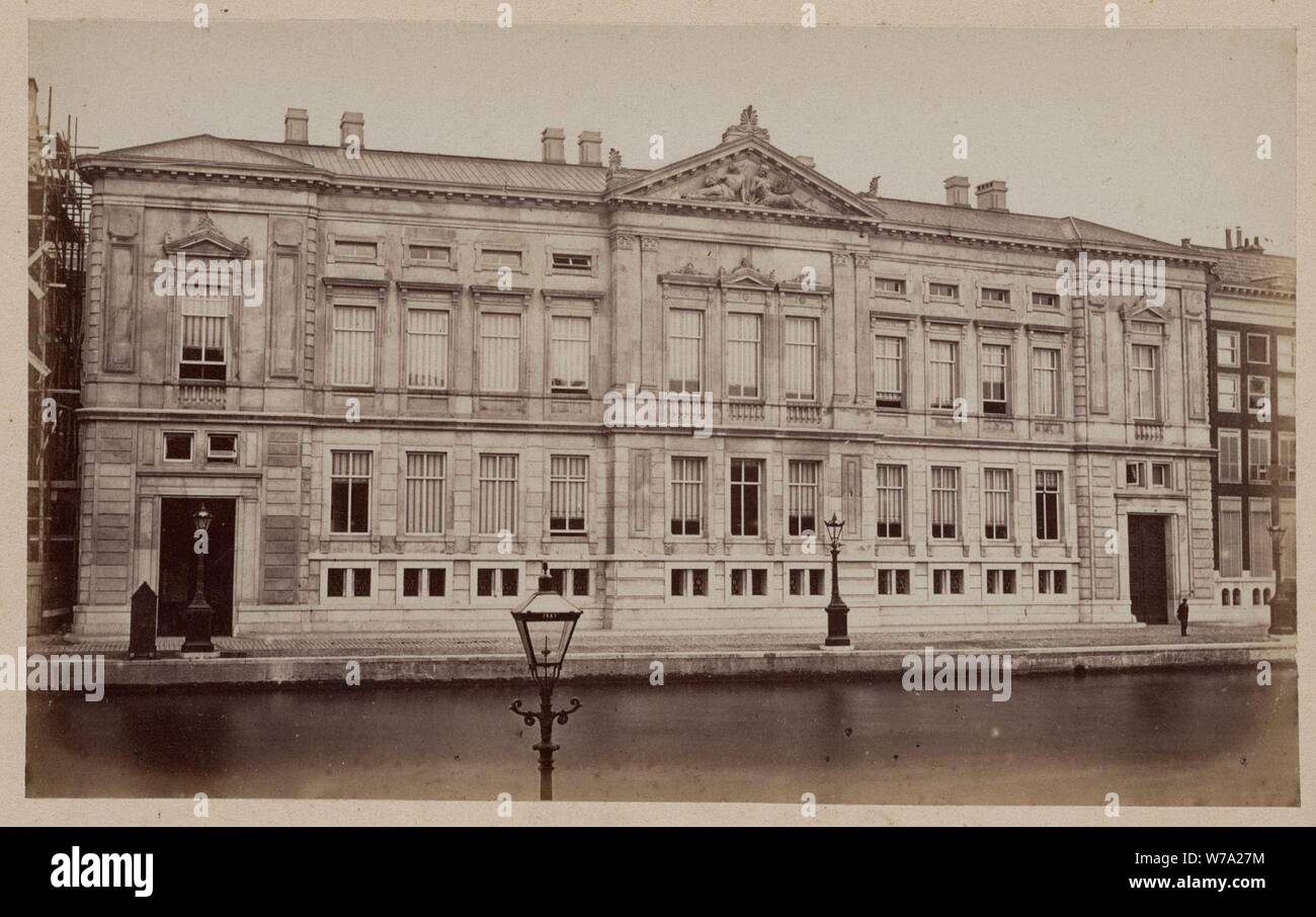 De Nederlandsche Bank, Oude Turfmarkt 127-129, incontrato links de kraamkliniek in aanbouw. Foto Stock